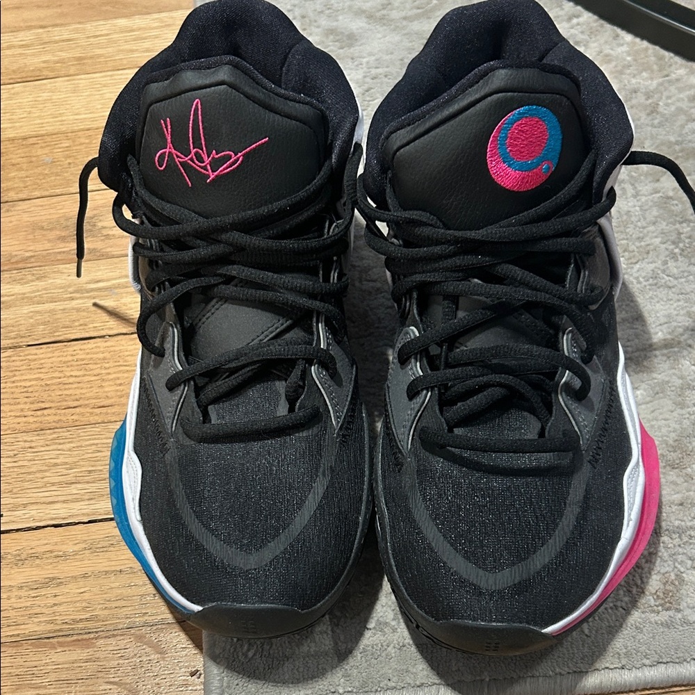 Black and Pink Nike kyrie infinity